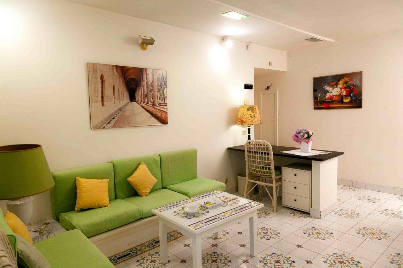 Casa Vacanze Belledonne Lejlighed Napoli Eksteriør billede